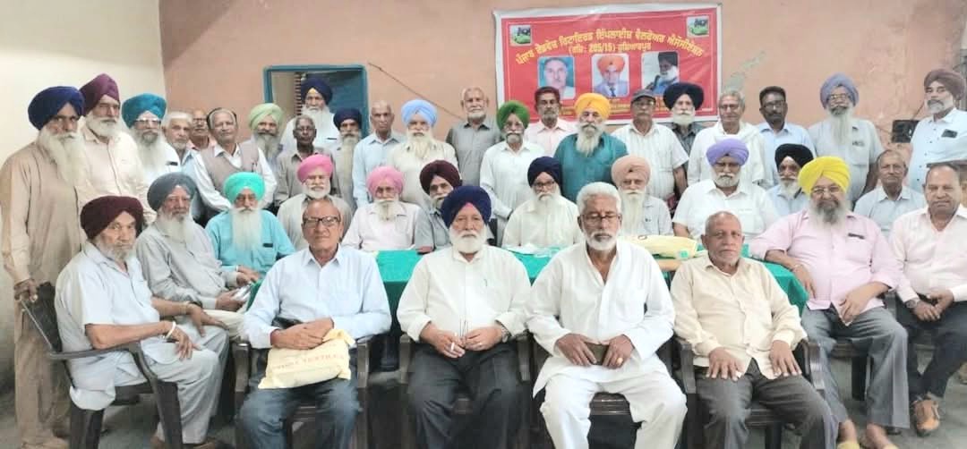 Punjab Roadways Retired Employees Welfare Association held a meeting at the bus stand